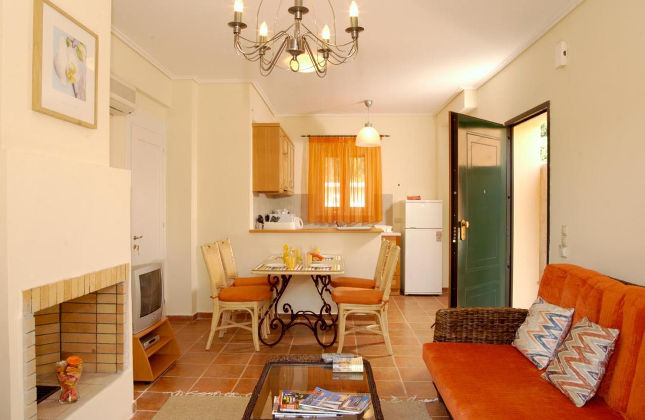 La Riviera Barbati Seaside Apartments & Villas エクステリア 写真