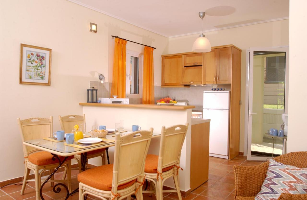 La Riviera Barbati Seaside Apartments & Villas エクステリア 写真