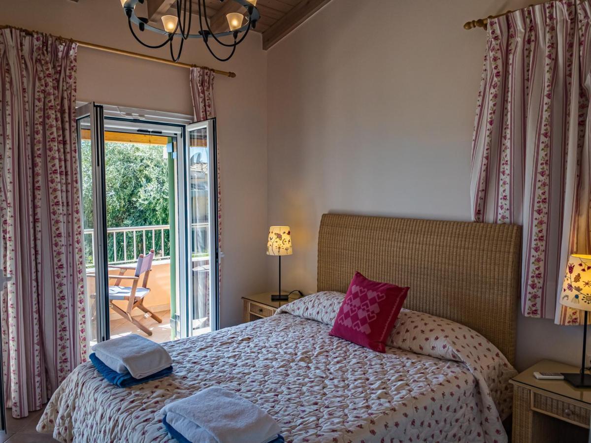 La Riviera Barbati Seaside Apartments & Villas エクステリア 写真